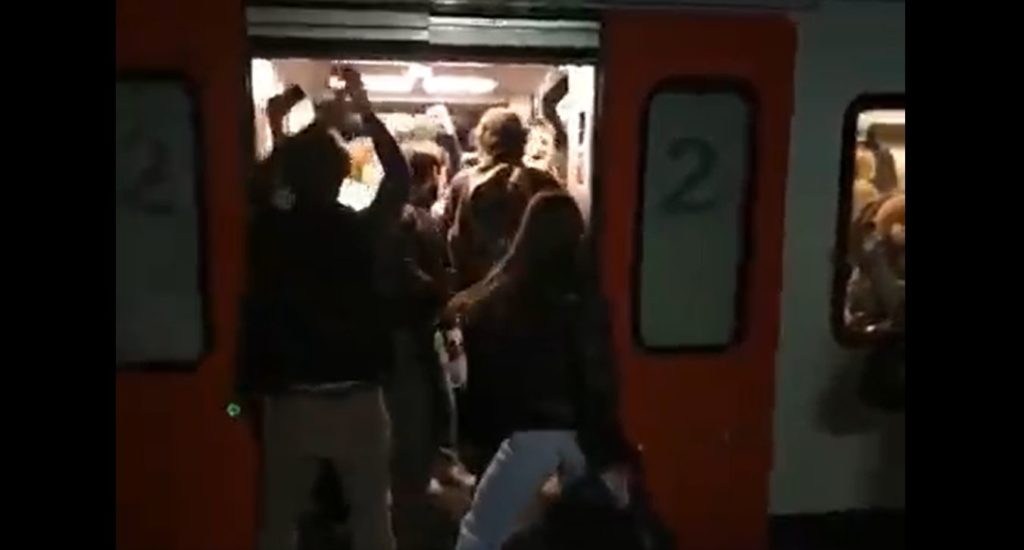 Dozens of young people party on train to Brussels: investigation opened