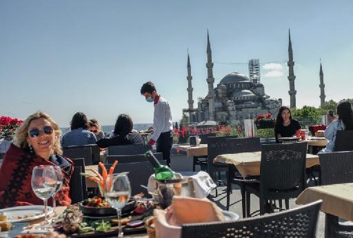 Turkey eases measures for tourists despite lockdown