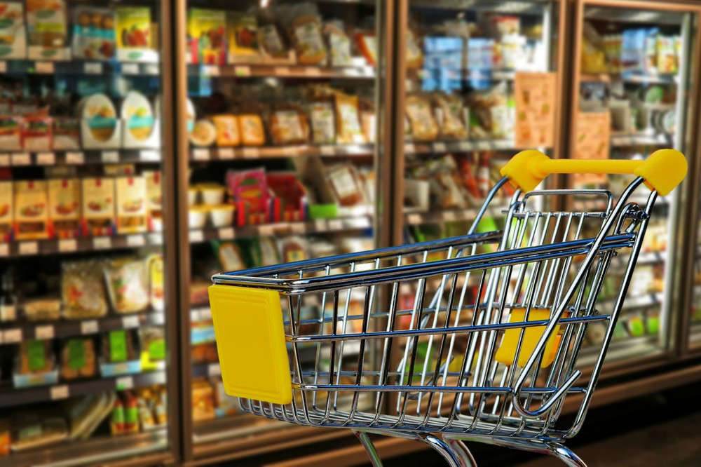 Shopping carts no guarantee of 1.5 metre distance in supermarket, research shows