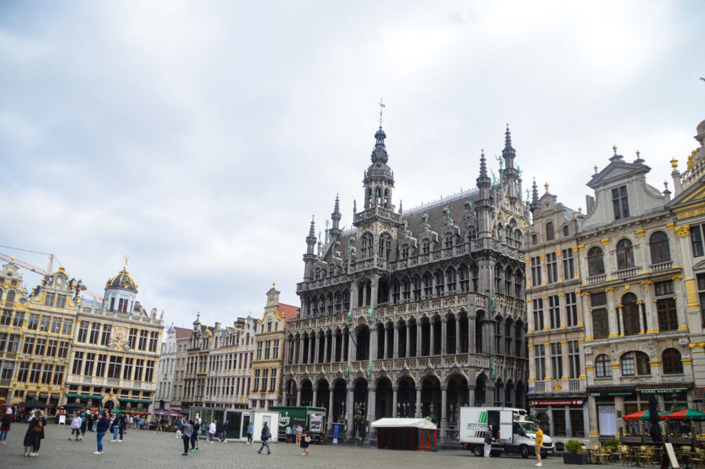 Brussels tapestry from 1530 to return home