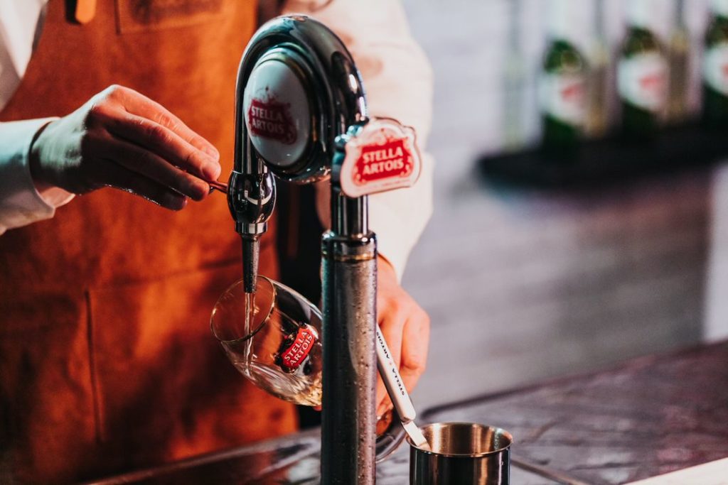 Stella launches search for Belgium's beer pouring masters