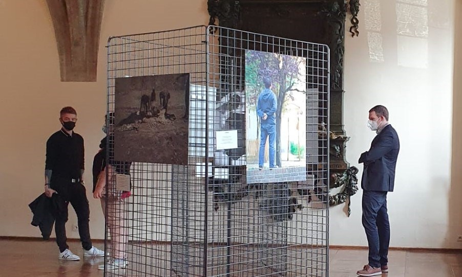 Photo exhibition on human trafficking opens in Brussels