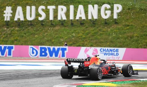 Max Verstappen wins Austrian Grand Prix, increasing the gap with Lewis Hamilton