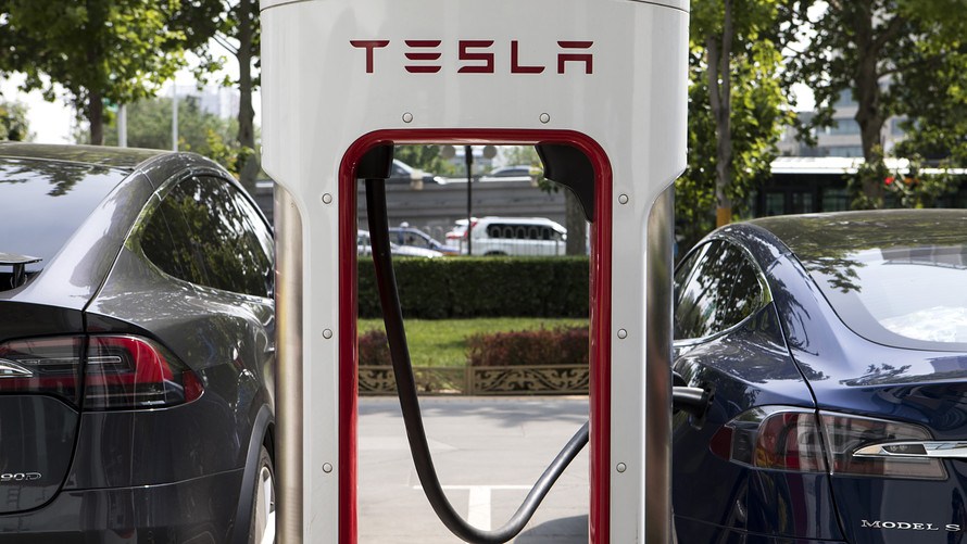 Tesla to open network of superchargers to nonTesla drivers