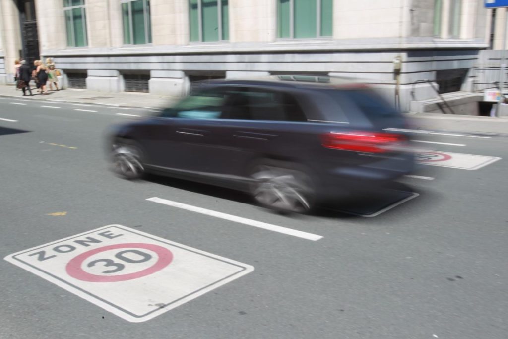 Zone 30 evaluation: Lower speeds, fewer accidents and deaths