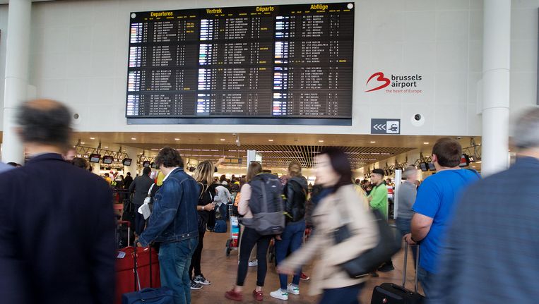 Travellers can soon verify own Covid documents to avoid airport waiting times