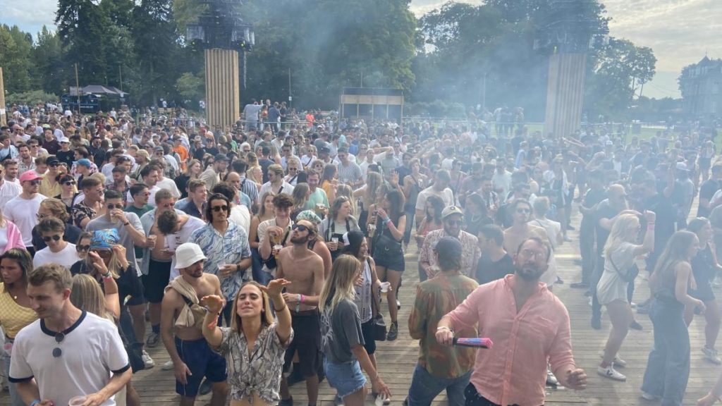 Tens of thousands attended festivals without major restrictions this weekend