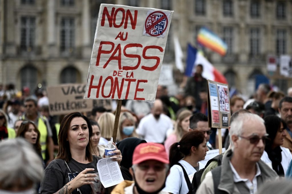 Fourth edition of French protests against health pass draws bigger crowds