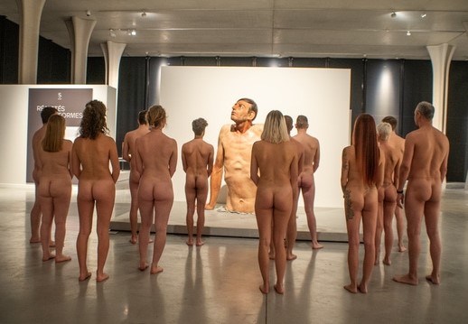 ‘Hyperrealism Sculpture’ exhibit in Brussels invites naked visitors