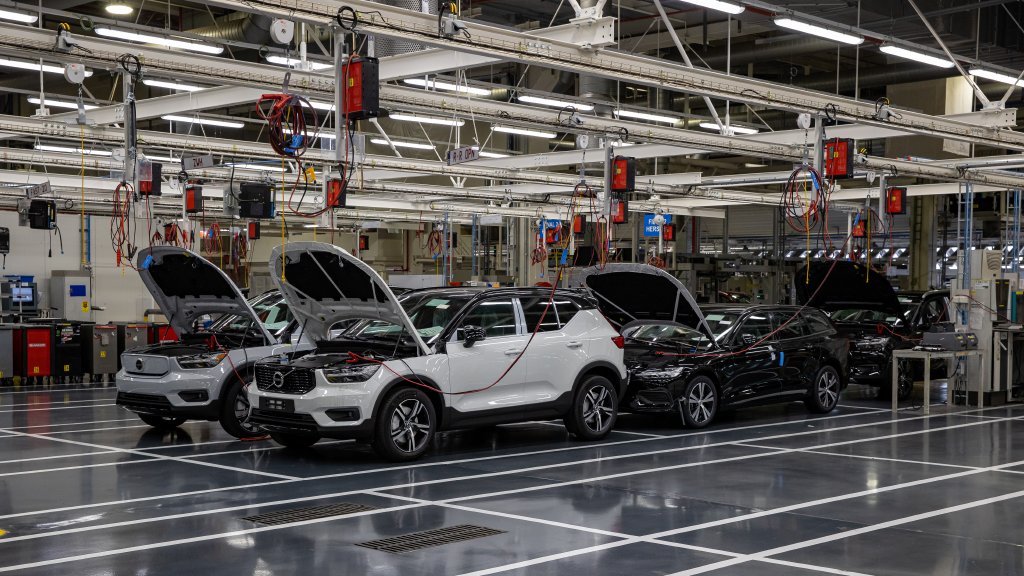 Global computer chip shortage prompts production cut at Volvo’s Ghent plant
