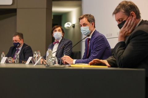 111 academics denounce 'tunnel vision' of Belgian government and virologists