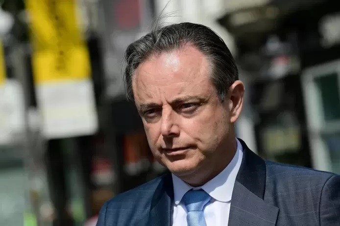 De Wever reacts to fatal crossing controversy