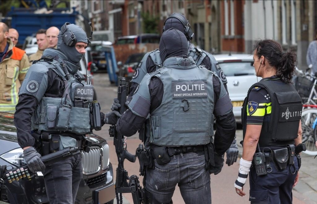 Dutch police arrest gang ‘preparing terrorist attack’