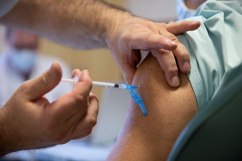 Coronavirus: Israeli study confirms vaccine immunity wanes over time