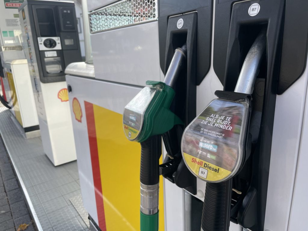 Petrol and diesel prices to fall for the first time in weeks
