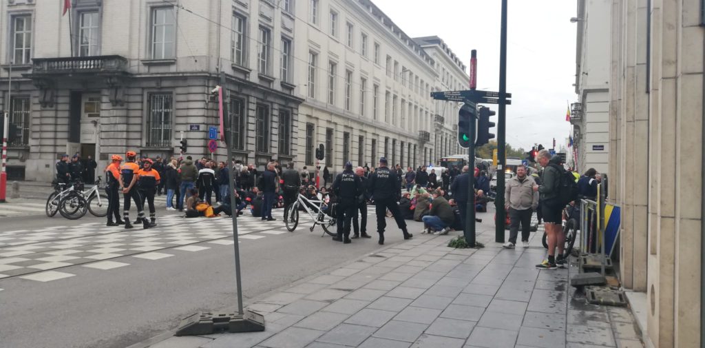 Police pension protest blocks several Brussels crossroads