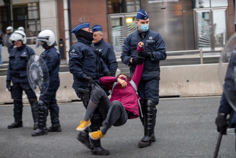 250 climate activists arrested after blocking Brussels' Rue de la Loi