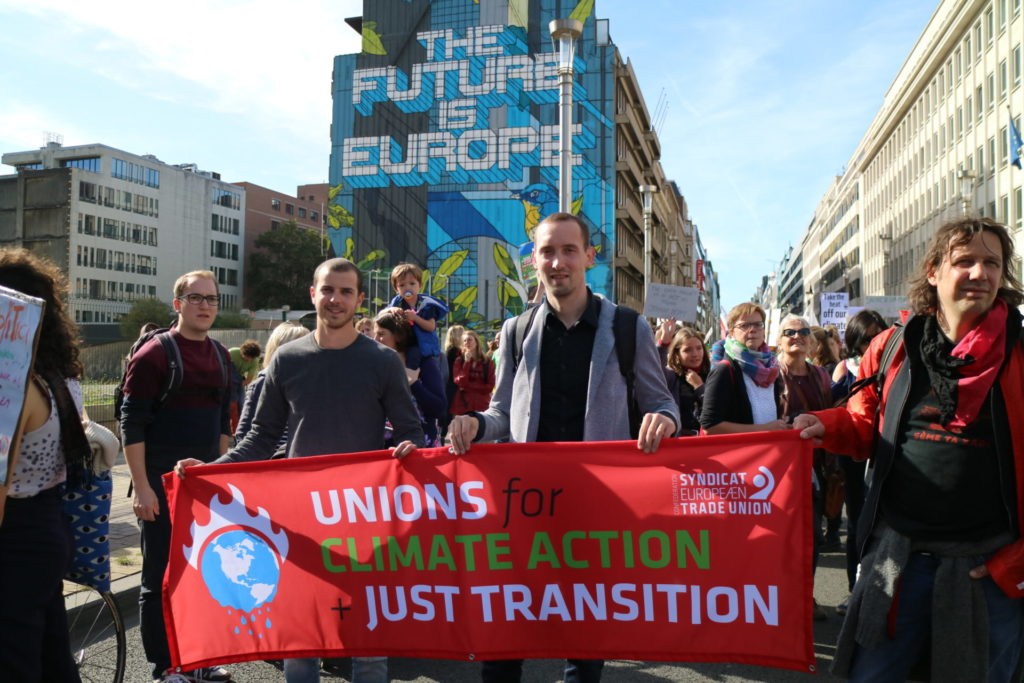 ‘No jobs on a dead planet': trade unions call for urgent climate action