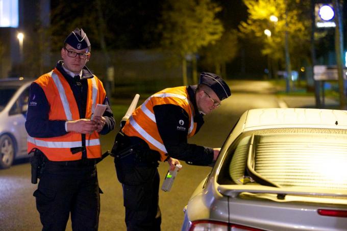 Policeman hit by car during traffic stop in Wallonia