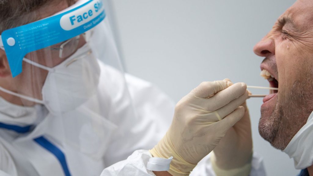 Throat swab would be better to detect Omicron variant, says Van Ranst