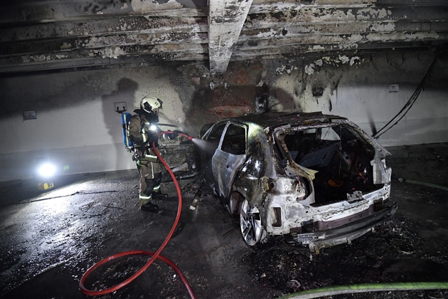 Electric car fire in central Brussels leads to restaurant evacuation
