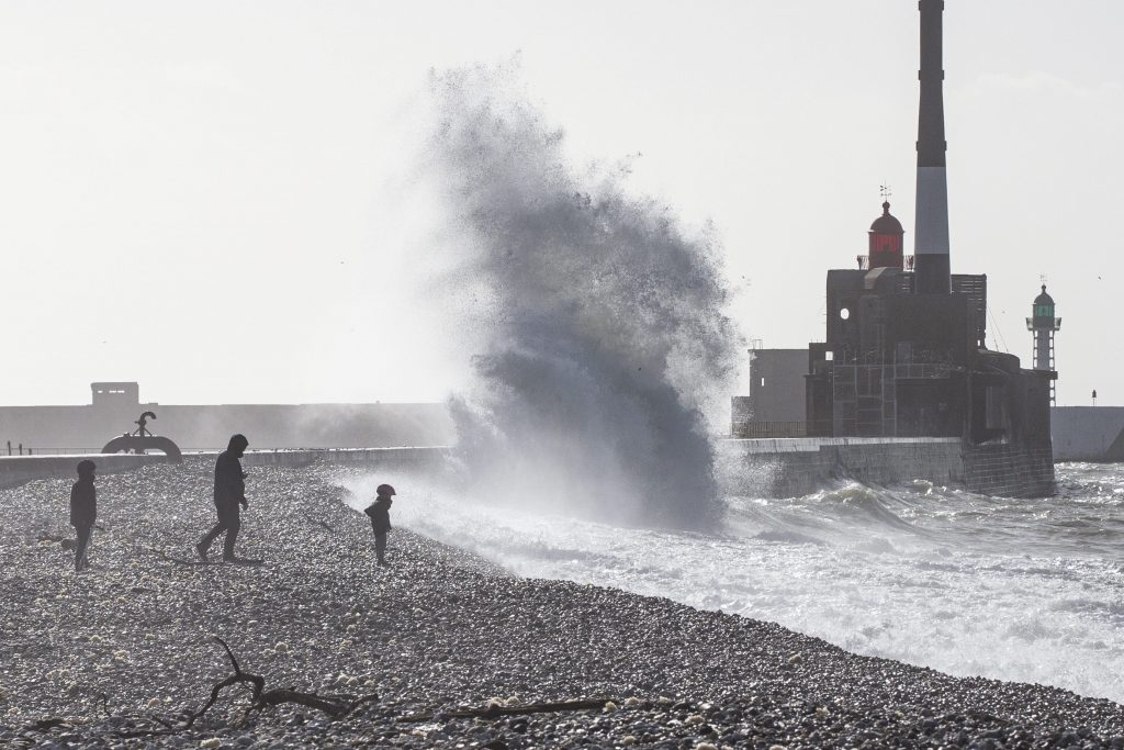 Storm Franklin: Code orange issued for coast, local gusts of up to 120 km/h possible