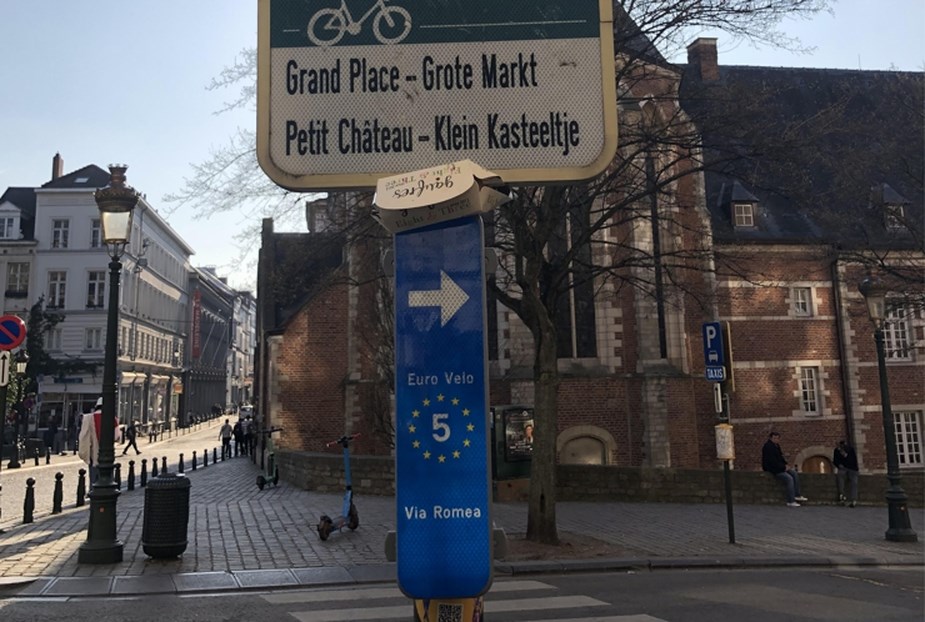 New signs connect Brussels to the 'Via Romae' European cycling network