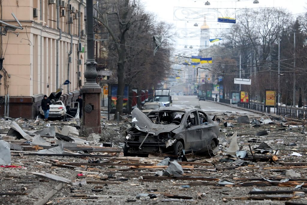 Ukraine war, day 7: Russian paratroopers attack Kharkiv