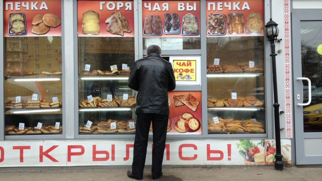 Russians queue for basic goods as inflation soars