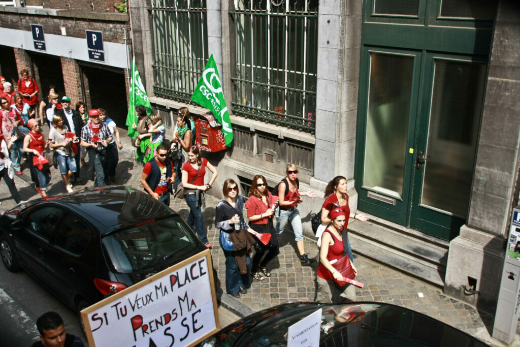 Francophone teachers take to the streets again on Tuesday