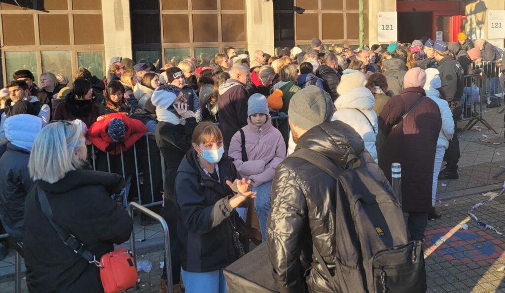 Thousands of Ukrainians reach Belgium, reception centres overwhelmed