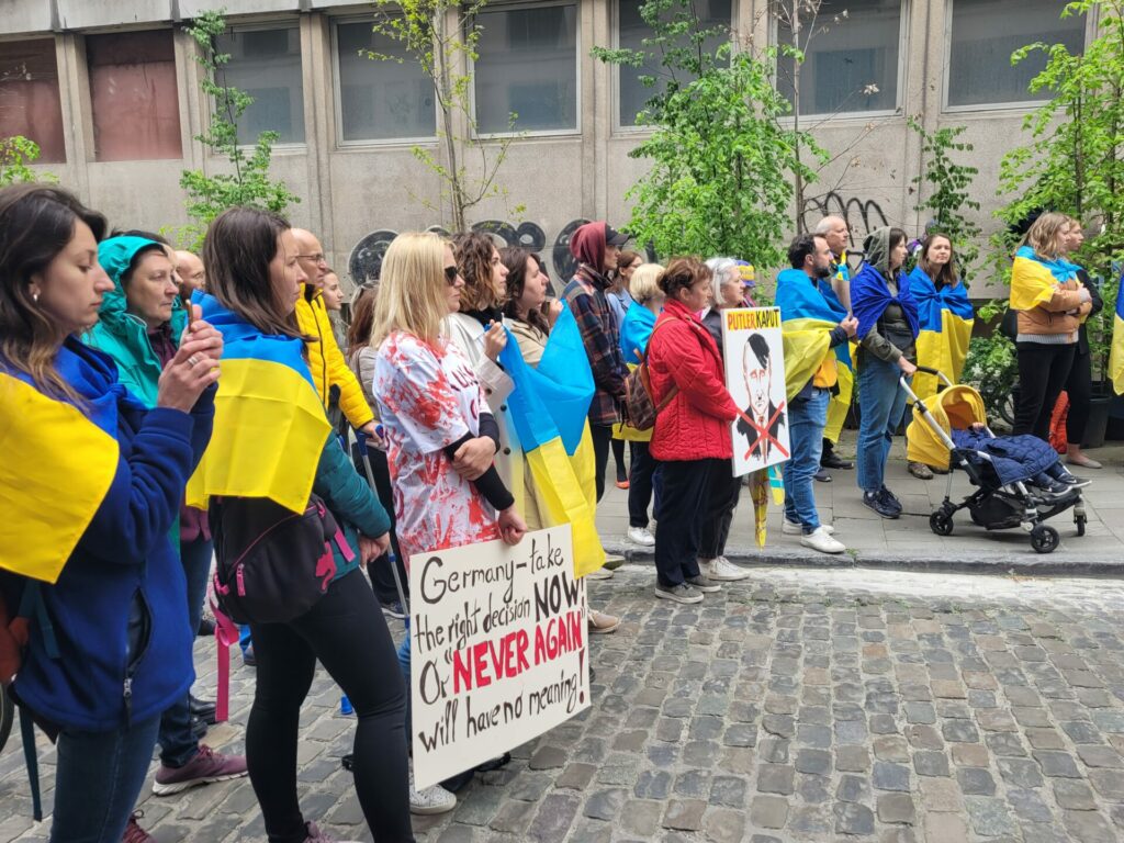 Ukraine activists protest outside German EU office in Brussels