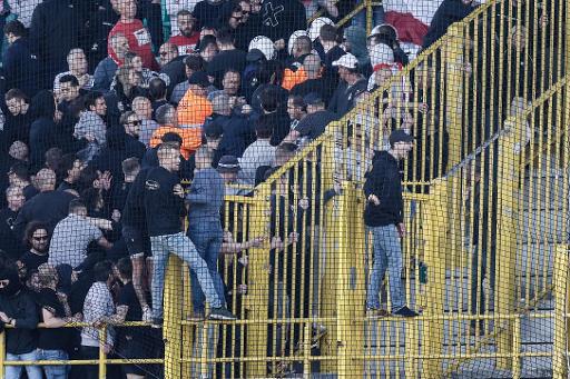 Antwerp supporters react violently to 0-1 defeat against Club Brugge
