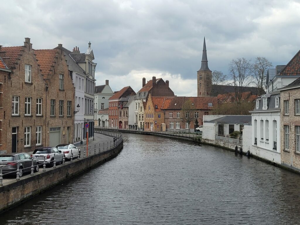 City of Bruges launches campaign against public peeing