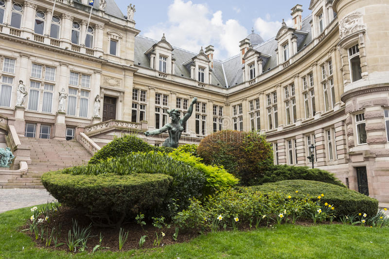 Hidden Belgium: The town hall that looks like a palace