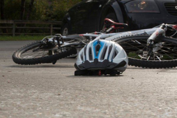 Cyclist severely injured, home damaged in Mouscron road accident