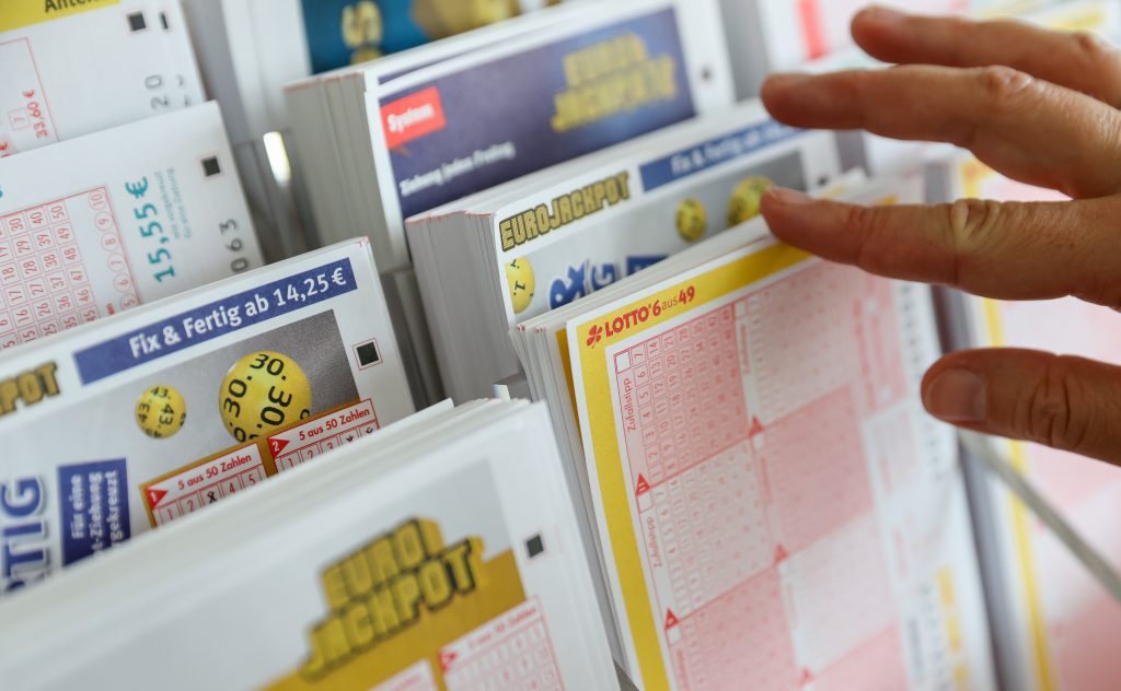 Migrant who won €250,000 with €5 scratchcard in Belgium turns up after all