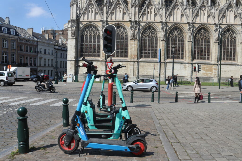 Poor e-scooter parking continues to plague City of Brussels