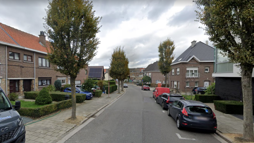 PostNL delivery van hits and kills two in Aalst