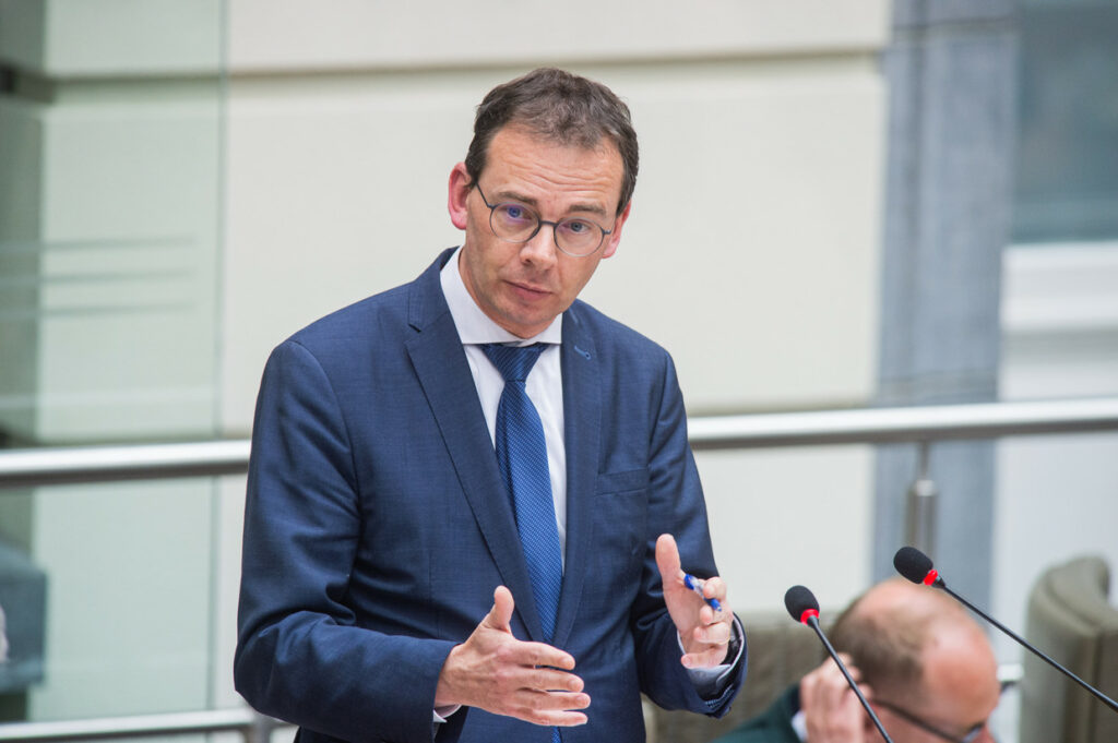Flemish Health and Welfare Minister Wouter Beke resigns