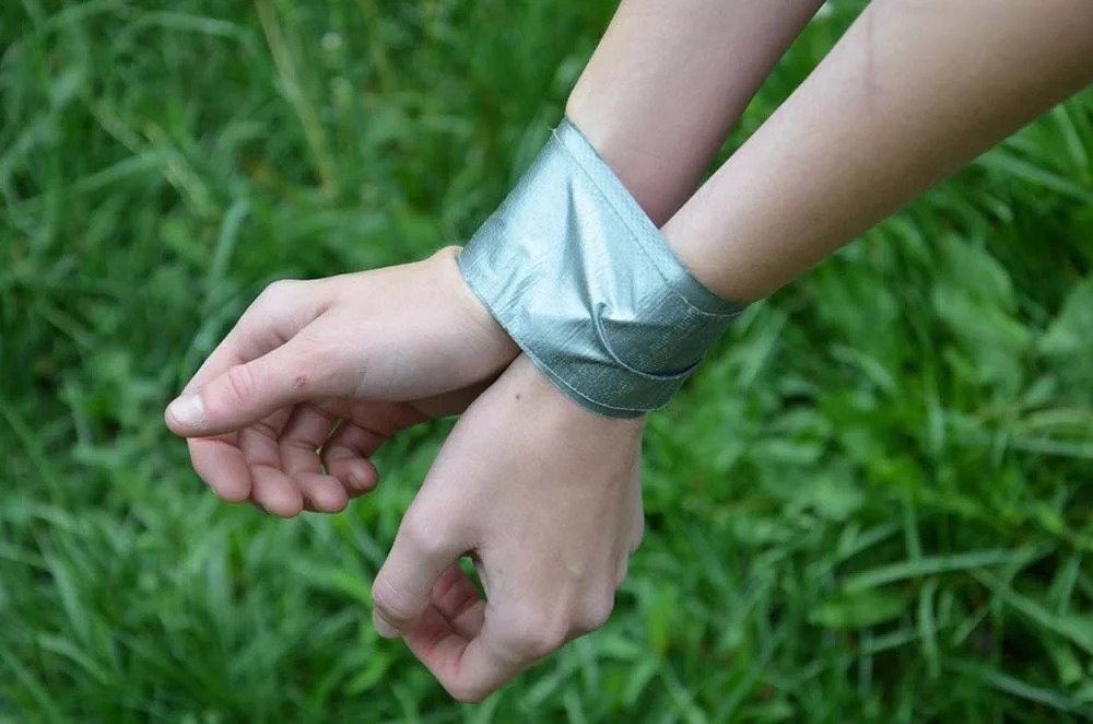 Wallonia school punishes 4 year-old by binding hands together with tape