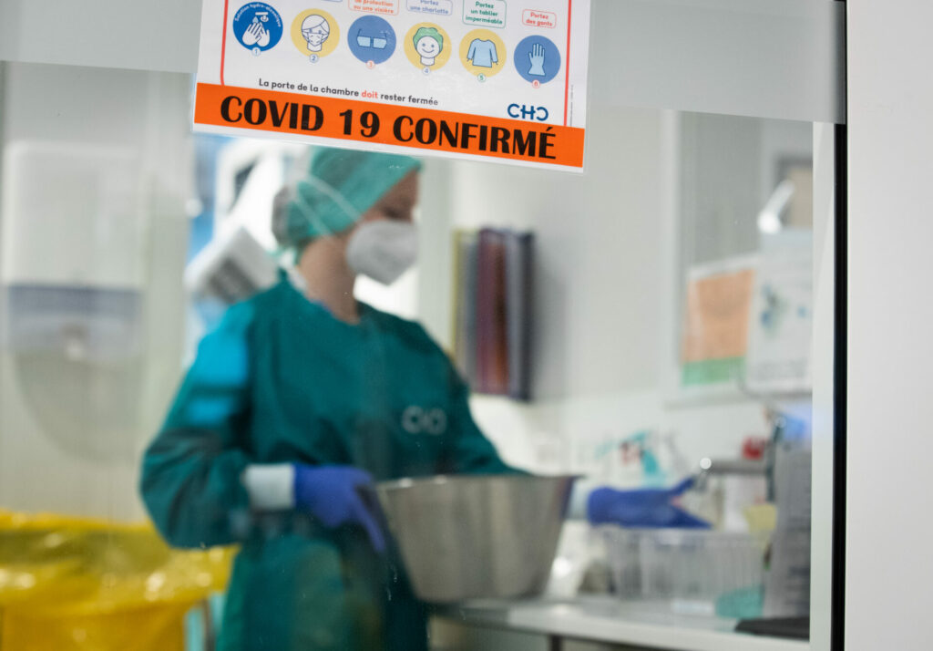 More than 1,000 Covid-19 patients in hospital