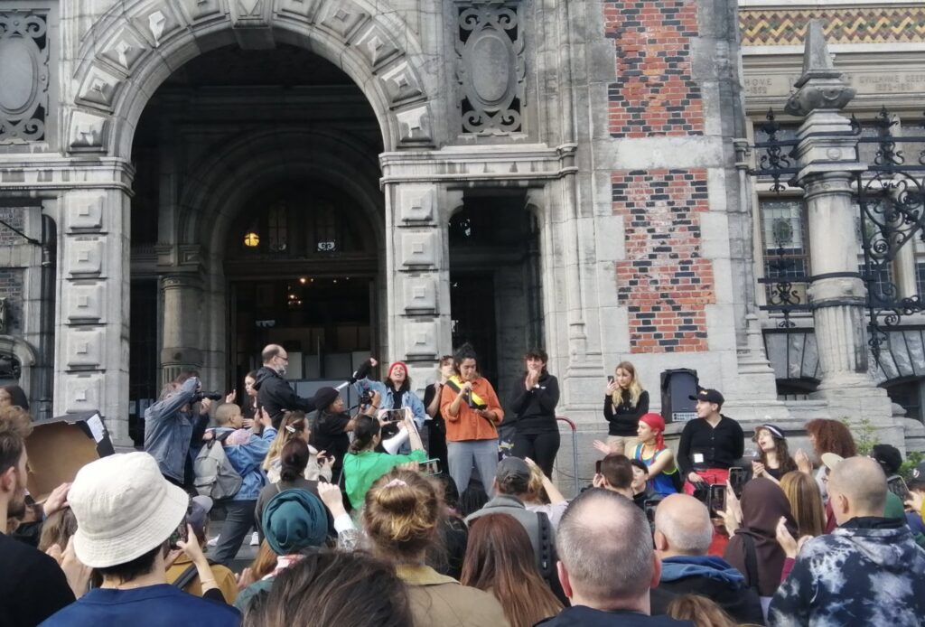 Schaerbeek's #MeToo: Large protest in support of harassed Councillor