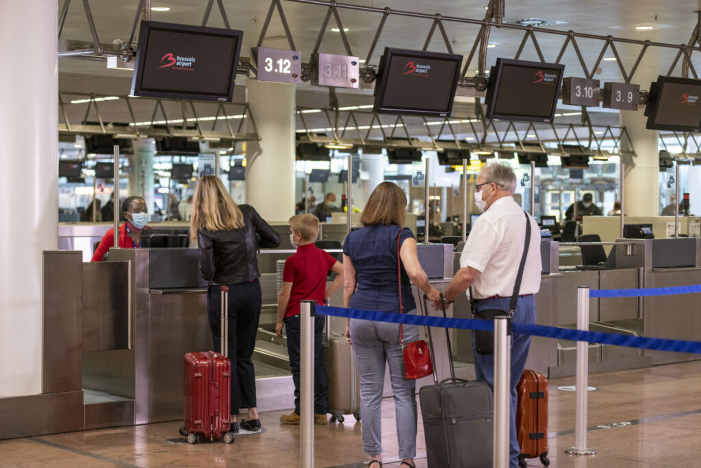 New airport procedure for visitors to US