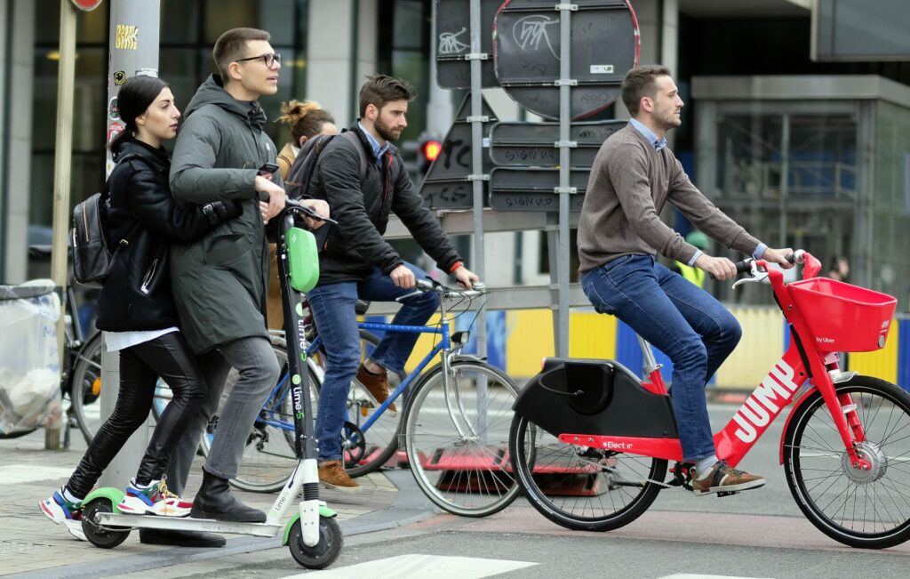 Belgian road users urged to obey traffic lights in new campaign