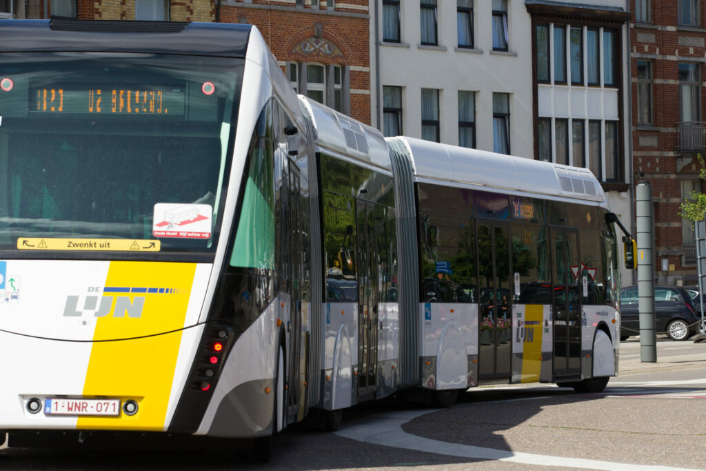 Cyclist in critical condition after being struck by De Lijn bus