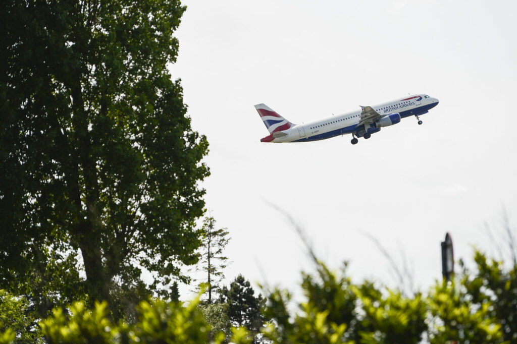 UK lifts take-off and landing regulations for struggling aviation sector