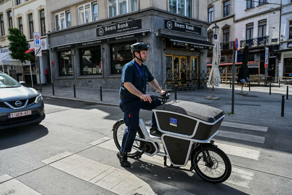 Shared cargo bike service launched by Brussels Mobility in eco-friendly push