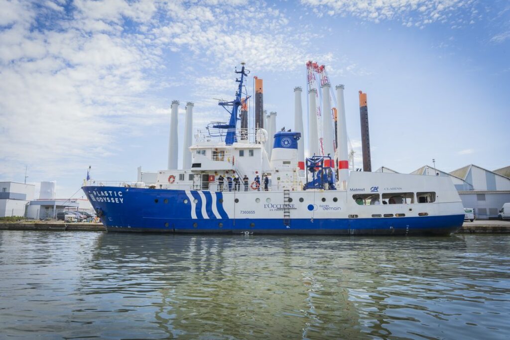 French vessel embarks on odyssey against plastic pollution of the oceans