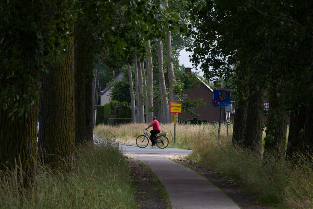 Over 2,000 cycling trail markers added around Brussels this summer